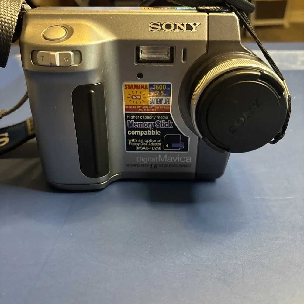 Vintage Sony MVC-FD90 Digital Mavica Camera 16x Zoom FD Drive 1.6MP Untested